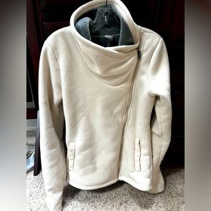 SUPER NICE! Bench Brand Women’s Fleece Zip Up Jacket / Coat Size Small